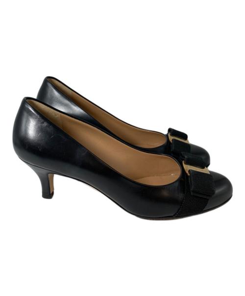 Salvatore Ferragamo（サルヴァトーレ フェラガモ）Salvatore Ferragamo (サルヴァトーレ フェラガモ) ヴァラリボンパンプス YB30431 0055 ブラック サイズ:5 1/2の古着・服飾アイテム