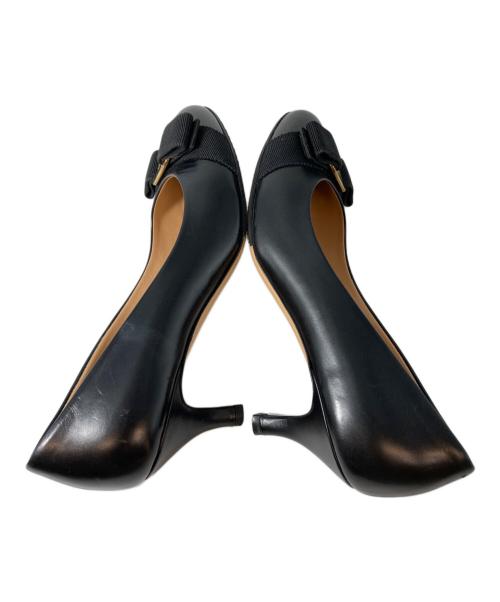 Salvatore Ferragamo（サルヴァトーレ フェラガモ）Salvatore Ferragamo (サルヴァトーレ フェラガモ) ヴァラリボンパンプス YB30431 0055 ブラック サイズ:5 1/2の古着・服飾アイテム