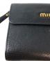 中古・古着 MIU MIU (ミュウミュウ) 2つ折り財布 ブラック：15000円
