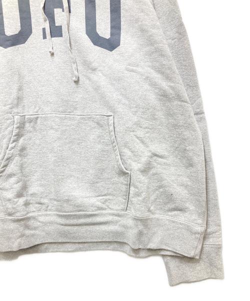 upper field one（アッパー フィールド ワン）UPPER FIELD ONE (アッパー フィールド ワン) THE COOP HOODED SWEATSHIRT（ザ・コープフーデッドスウェットシャツ） グレー サイズ:Fの古着・服飾アイテム