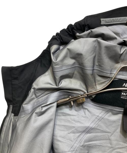 ARC'TERYX（アークテリクス）ARC'TERYX (アークテリクス) NORVAN LT HOODY（ノーヴァンライトフーディ）　25915 ブラック サイズ:XSの古着・服飾アイテム