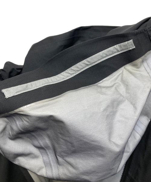ARC'TERYX（アークテリクス）ARC'TERYX (アークテリクス) NORVAN LT HOODY（ノーヴァンライトフーディ）　25915 ブラック サイズ:XSの古着・服飾アイテム