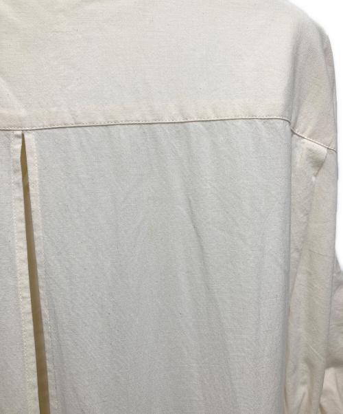 Hed Mayner（ヘド メイナー）Hed Mayner (ヘド メイナー) 22FW OPEN BACK SHIRT(オープンバックシャツ) ベージュ サイズ:Sの古着・服飾アイテム