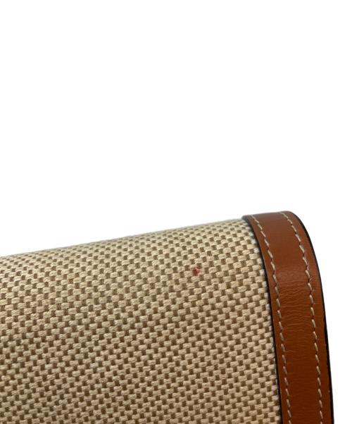 CELINE（セリーヌ）CELINE (セリーヌ) トリオンフ コンパクトウォレット 10D782CLD.04 ベージュの古着・服飾アイテム