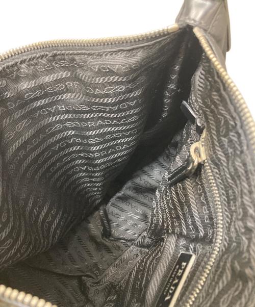 PRADA（プラダ）PRADA (プラダ) ナイロンショルダーバッグ ブラックの古着・服飾アイテム