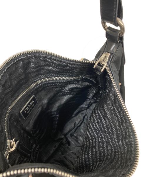 PRADA（プラダ）PRADA (プラダ) ナイロンショルダーバッグ ブラックの古着・服飾アイテム