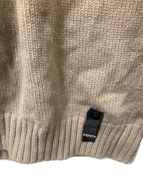 FENDI（フェンディ）FENDI (フェンディ) カーリグラフィ カシミアロゴニット　19AW　カシミヤ　100％ ブラウン サイズ:50の古着・服飾アイテム