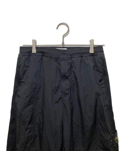 STONE ISLAND（ストーンアイランド）STONE ISLAND (ストーンアイランド) サイドロゴ トレーニングパンツ 811530919 V029 ブラック サイズ:W28の古着・服飾アイテム