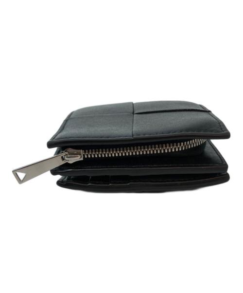 BOTTEGA VENETA（ボッテガベネタ）BOTTEGA VENETA (ボッテガベネタ) カセット マキシイントレチャート  / 2つ折財布 ブラックの古着・服飾アイテム