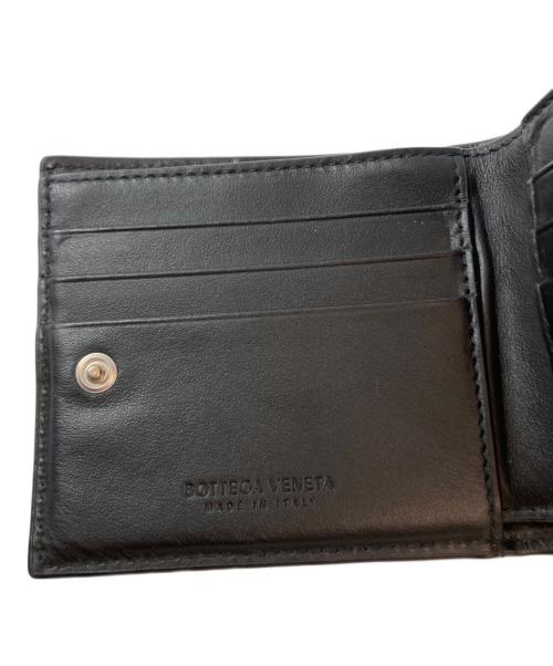BOTTEGA VENETA（ボッテガベネタ）BOTTEGA VENETA (ボッテガベネタ) カセット マキシイントレチャート  / 2つ折財布 ブラックの古着・服飾アイテム