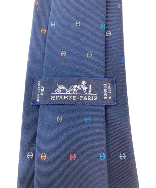 HERMES（エルメス）HERMES (エルメス) トゥティ・フルッティ・エケストル シルクタイ　フランス製　シルク100％ ネイビー サイズ:採寸参照の古着・服飾アイテム