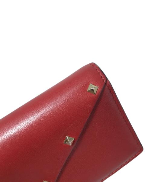 VALENTINO（ヴァレンティノ）VALENTINO (ヴァレンティノ) スタッズ折りたたみ財布 レッドの古着・服飾アイテム