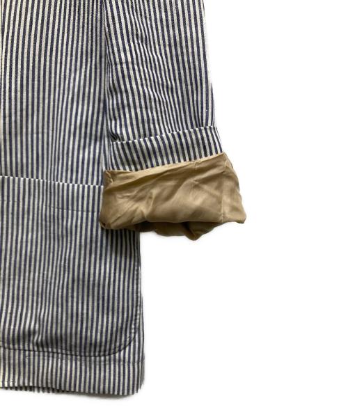 BRUNELLO CUCINELLI（ブルネロクチネリ）BRUNELLO CUCINELLI (ブルネロクチネリ) 段返り3B ストライプ柄 テーラードジャケット　イタリア製 ホワイト×ネイビー サイズ:52の古着・服飾アイテム