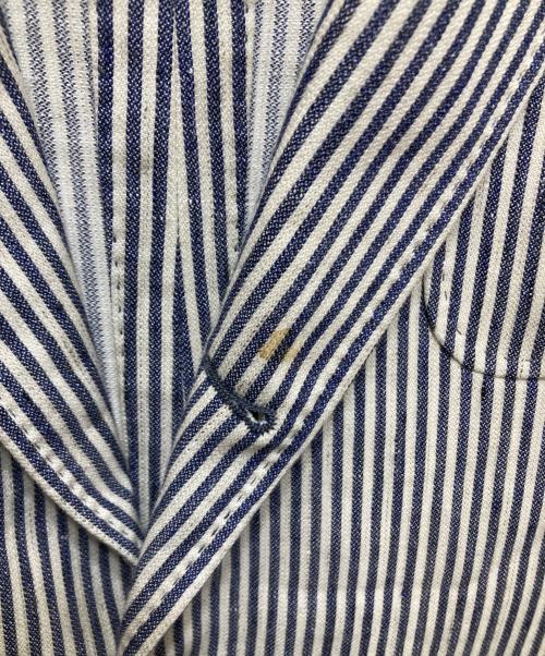 BRUNELLO CUCINELLI（ブルネロクチネリ）BRUNELLO CUCINELLI (ブルネロクチネリ) 段返り3B ストライプ柄 テーラードジャケット　イタリア製 ホワイト×ネイビー サイズ:52の古着・服飾アイテム