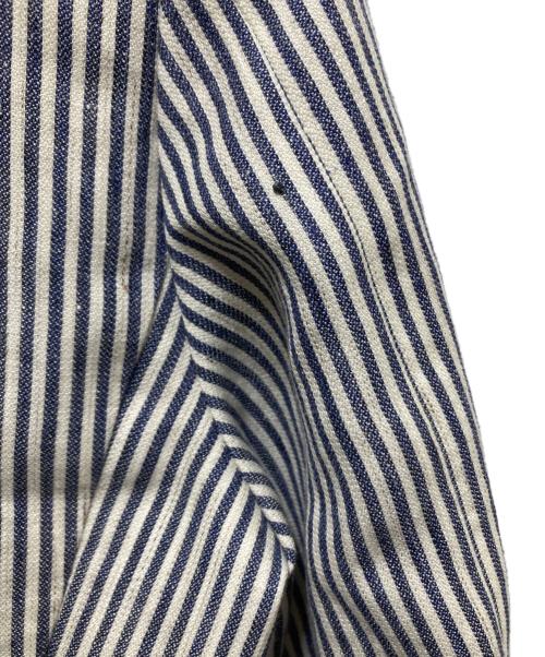 BRUNELLO CUCINELLI（ブルネロクチネリ）BRUNELLO CUCINELLI (ブルネロクチネリ) 段返り3B ストライプ柄 テーラードジャケット　イタリア製 ホワイト×ネイビー サイズ:52の古着・服飾アイテム