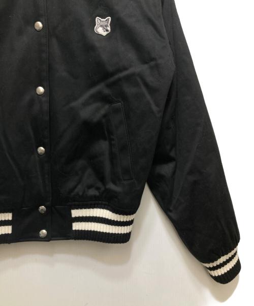 maison kitsune（メゾンキツネ）maison kitsune (メゾンキツネ) フォックスヘッドサテンテディボンバージャケット / スタジャン / LW02104WW0093 ブラック サイズ:Sの古着・服飾アイテム
