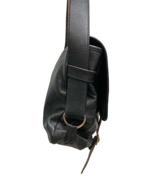 CCU（シーシーユー）CCU (シーシーユー) FLAP SHOULDER BAG/フラップショルダーバッグ ブラックの古着・服飾アイテム