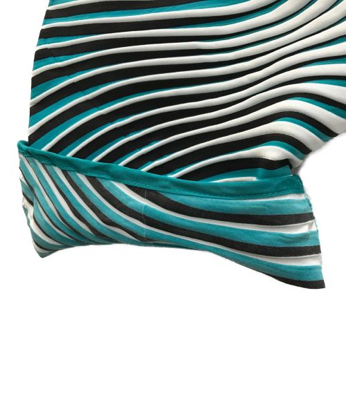 ISSEY MIYAKE（イッセイミヤケ）ISSEY MIYAKE (イッセイミヤケ) 波状プリーツ サルエルパンツ ブルー ブラック サイズ:2の古着・服飾アイテム