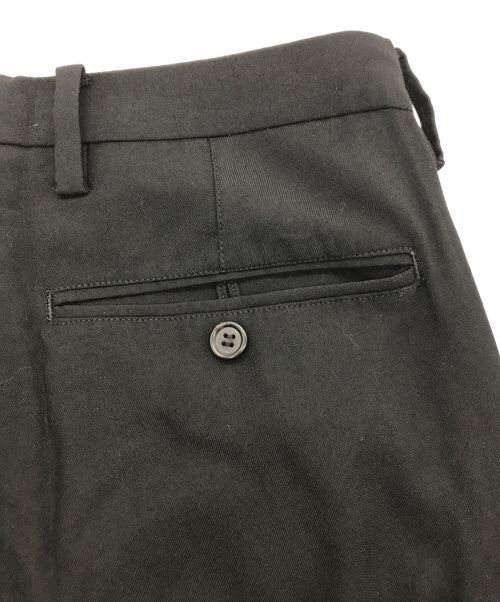 UNDERCOVER（アンダーカバー）UNDERCOVER (アンダーカバー) ヒザアキ裾Wスラックス ブラック サイズ:2の古着・服飾アイテム