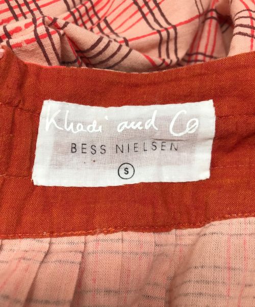 Khadi&Co.（カディアンドコー）Khadi&Co. (カディアンドコー) JULIA ブロックプリントチェックスカート レッド サイズ:Sの古着・服飾アイテム
