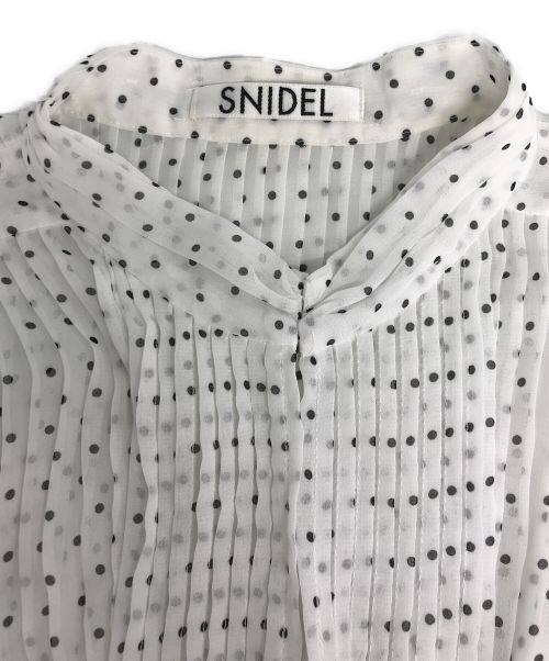 Snidel（スナイデル）Snidel (スナイデル) プリーツプリントワンピ ホワイトの古着・服飾アイテム