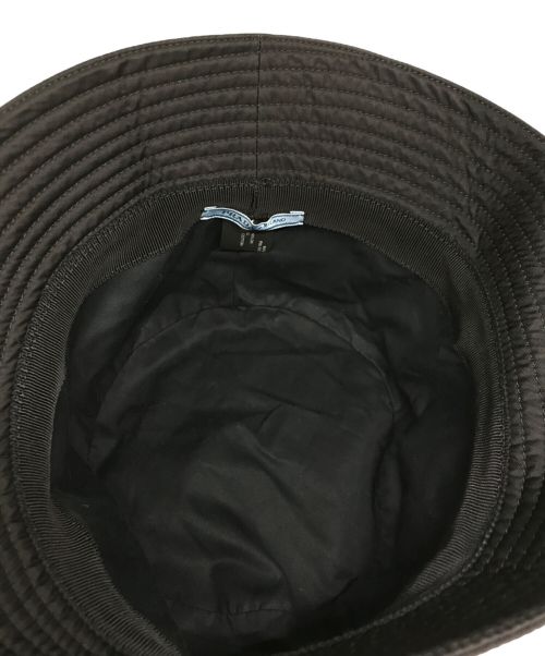 PRADA（プラダ）PRADA (プラダ) トライアングルロゴナイロンバケットハット ブラックの古着・服飾アイテム