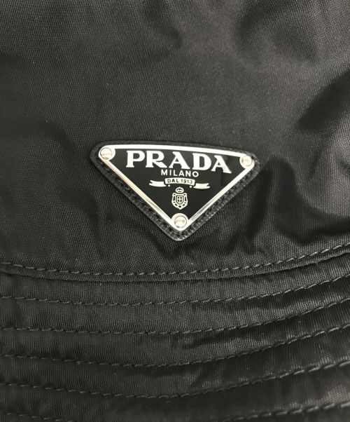 PRADA（プラダ）PRADA (プラダ) トライアングルロゴナイロンバケットハット ブラックの古着・服飾アイテム