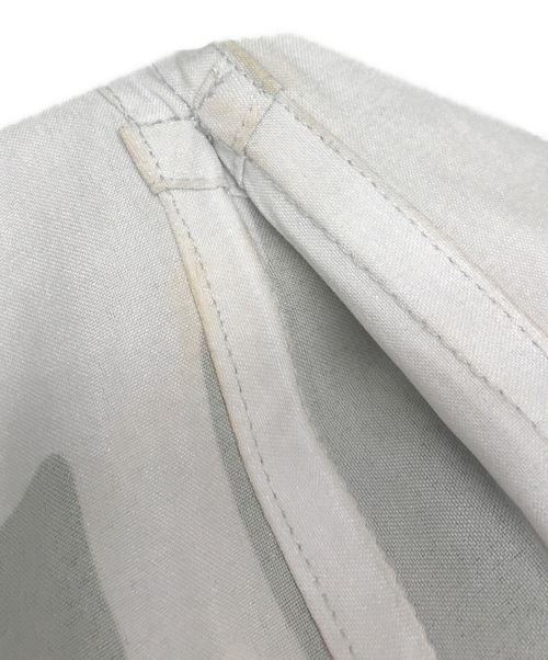 HOMME PLISSE ISSEY MIYAKE（オム プリッセ イッセイ ミヤケ）HOMME PLISSE ISSEY MIYAKE (オムプリッセ イッセイ ミヤケ) PRESS PRINT SHIRT/プレスプリントシャツ/20AWコレクション グレー×ブラック サイズ:3の古着・服飾アイテム