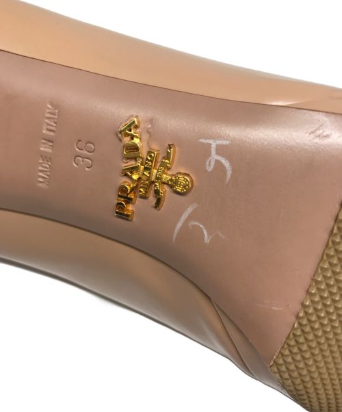 PRADA（プラダ）PRADA (プラダ) ヒールパンプス ベージュ サイズ:36の古着・服飾アイテム