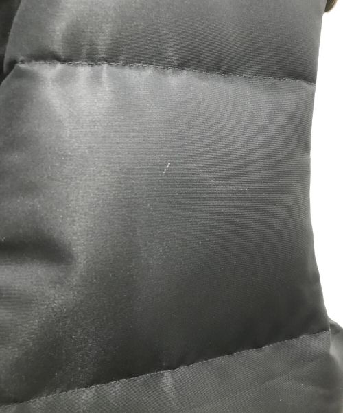 ALEXANDER McQUEEN（アレキサンダーマックイーン）ALEXANDER McQUEEN (アレキサンダーマックイーン) バックロゴプリント ナイロンダウンベスト ブラック サイズ:48の古着・服飾アイテム