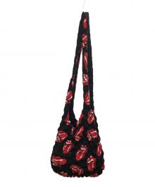 masu×THE ROLLING STONES（エムエーエスユー×ザ ローリングストーンズ）の古着「TONGUE AND LIPS POPCORN BAG/コラボバッグ」｜ブラック×レッド