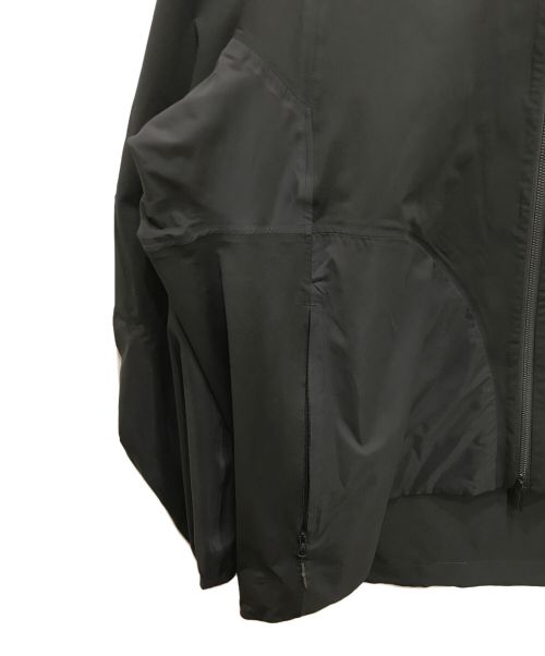 WHITE MOUNTAINEERING（ホワイトマウンテ二アニング）WHITE MOUNTAINEERING (ホワイトマウンテ二アニング) JERSEY LIGHT PARKA/ジャージーライトパーカー ブラック サイズ:4の古着・服飾アイテム