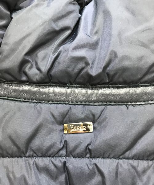 HERNO（ヘルノ）HERNO (ヘルノ) フーデットムートンダウンブルゾン ネイビー サイズ:46の古着・服飾アイテム