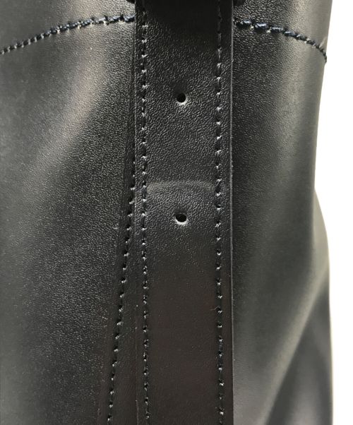 A.D.M.J.（エーディーエムジェイ）A.D.M.J. (エーディーエムジェイ) リバティソフト 撥水 バケットショルダーバッグ ネイビーの古着・服飾アイテム