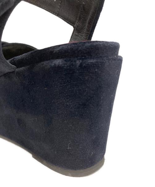 BLUE LABEL CRESTBRIDGE（ブルーレーベルクレストブリッジ）BLUE LABEL CRESTBRIDGE (ブルーレーベルクレストブリッジ) ベロアサンダル ネイビー サイズ:24の古着・服飾アイテム