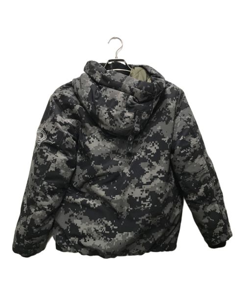 AVIREX（アヴィレックス）AVIREX (アヴィレックス) ミリタリーファンクション ダウンジャケット グレー サイズ:Fの古着・服飾アイテム