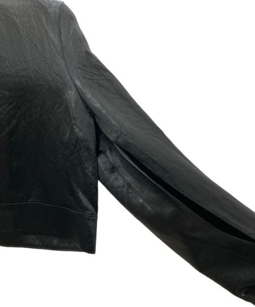 08sircus（ゼロエイトサーカス）08sircus (ゼロエイトサーカス) GLOSSY SATIN CAPE SLEEVE CROPPED TOP/グロッシィーサテンケープスリーブクロップドトップス ブラック サイズ:1の古着・服飾アイテム