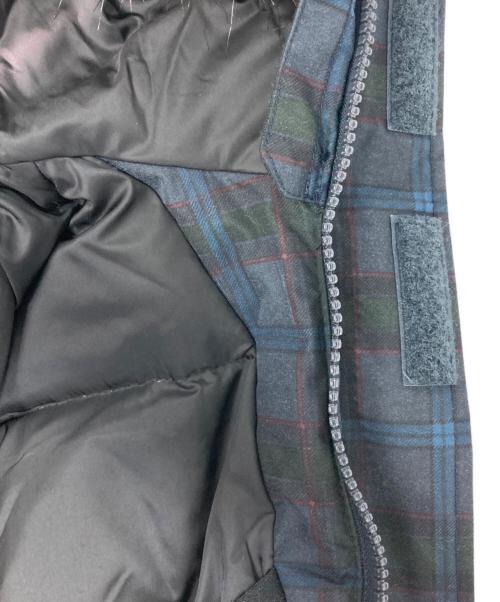 THE NORTH FACE（ザ ノース フェイス）THE NORTH FACE (ザ ノース フェイス) マウンテンダウンパーカ ネイビー×グリーン サイズ:Sの古着・服飾アイテム