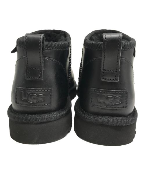 UGG（アグ）UGG (アグ) Classic Ultra Mini LTHR Regen/クラシック ウルトラ ミニ LTHR リジェン ブラック サイズ:JAPAN27の古着・服飾アイテム