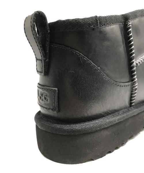 UGG（アグ）UGG (アグ) Classic Ultra Mini LTHR Regen/クラシック ウルトラ ミニ LTHR リジェン ブラック サイズ:JAPAN27の古着・服飾アイテム