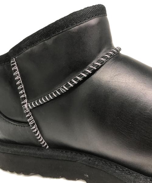 UGG（アグ）UGG (アグ) Classic Ultra Mini LTHR Regen/クラシック ウルトラ ミニ LTHR リジェン ブラック サイズ:JAPAN27の古着・服飾アイテム