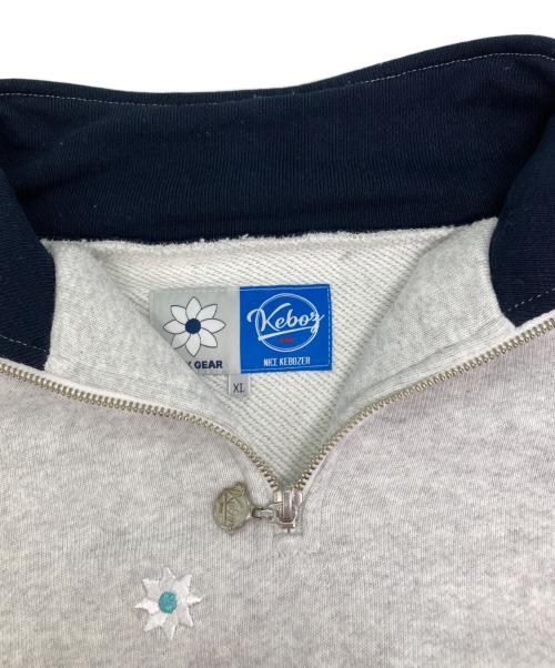 KEBOZ（ケボズ）KEBOZ (ケボズ) nick gear (ニックギア) 刺繍ハーフジップスウェット グレー サイズ:XLの古着・服飾アイテム