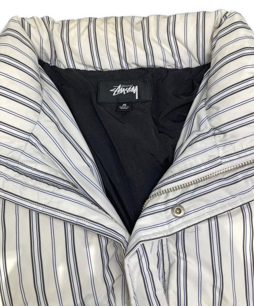 stussy（ステューシー）stussy (ステューシー) STRIPE DOWN PUFFER JACKET/ストライプ ダウン パファー ジャケット ホワイト サイズ:Mの古着・服飾アイテム
