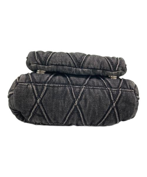 DIESEL（ディーゼル）DIESEL (ディーゼル) ロゴチャーム付きデニムキルティングショルダーバッグ グレーの古着・服飾アイテム