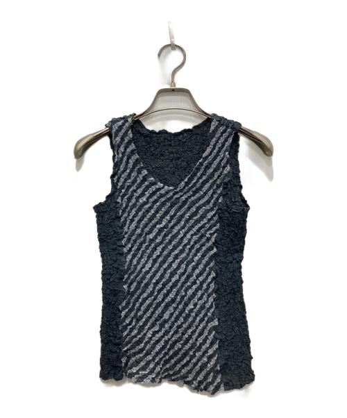 me ISSEY MIYAKE（ミーイッセイ ミヤケ）me ISSEY MIYAKE (ミーイッセイ ミヤケ) ノースリーブカットソー グレー サイズ:-の古着・服飾アイテム