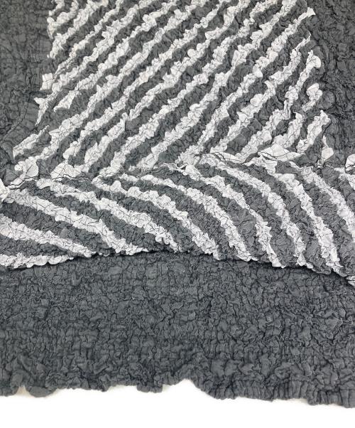 me ISSEY MIYAKE（ミーイッセイ ミヤケ）me ISSEY MIYAKE (ミーイッセイ ミヤケ) ノースリーブカットソー グレー サイズ:-の古着・服飾アイテム