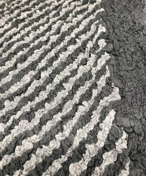 me ISSEY MIYAKE（ミーイッセイ ミヤケ）me ISSEY MIYAKE (ミーイッセイ ミヤケ) ノースリーブカットソー グレー サイズ:-の古着・服飾アイテム