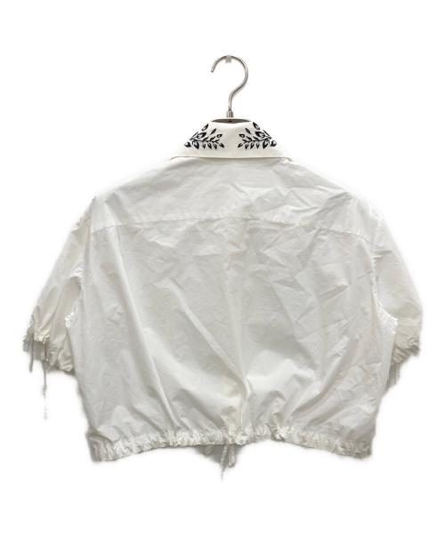 McQ Alexander McQueen（マックキュー アレキサンダーマックイーン）McQ Alexander McQueen (マックキュー アレキサンダーマックイーン) 花柄刺繍アシンメトリーフリルシャツ ホワイト サイズ:38の古着・服飾アイテム
