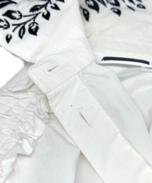 McQ Alexander McQueen（マックキュー アレキサンダーマックイーン）McQ Alexander McQueen (マックキュー アレキサンダーマックイーン) 花柄刺繍アシンメトリーフリルシャツ ホワイト サイズ:38の古着・服飾アイテム