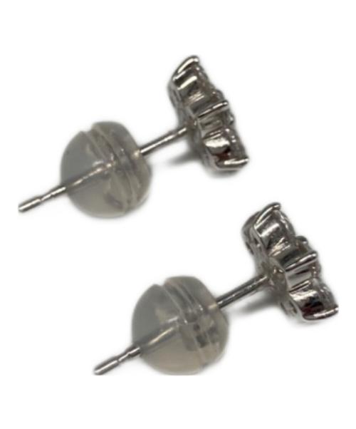 4℃（ヨンドシー）4℃ (ヨンドシー) フラワー K10ホワイトゴールド ピアスの古着・服飾アイテム